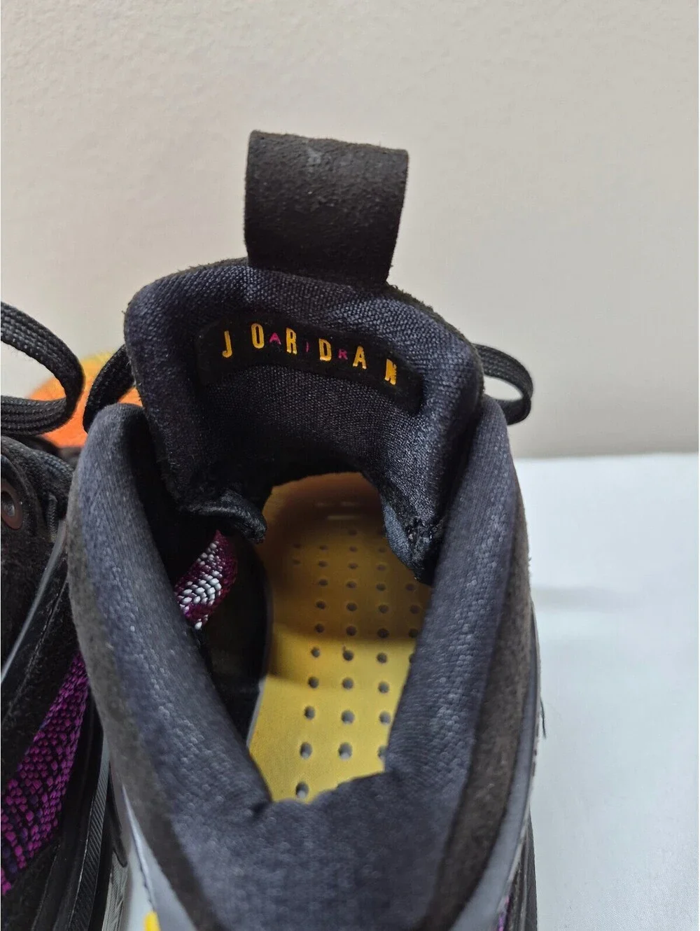 Nike laces features